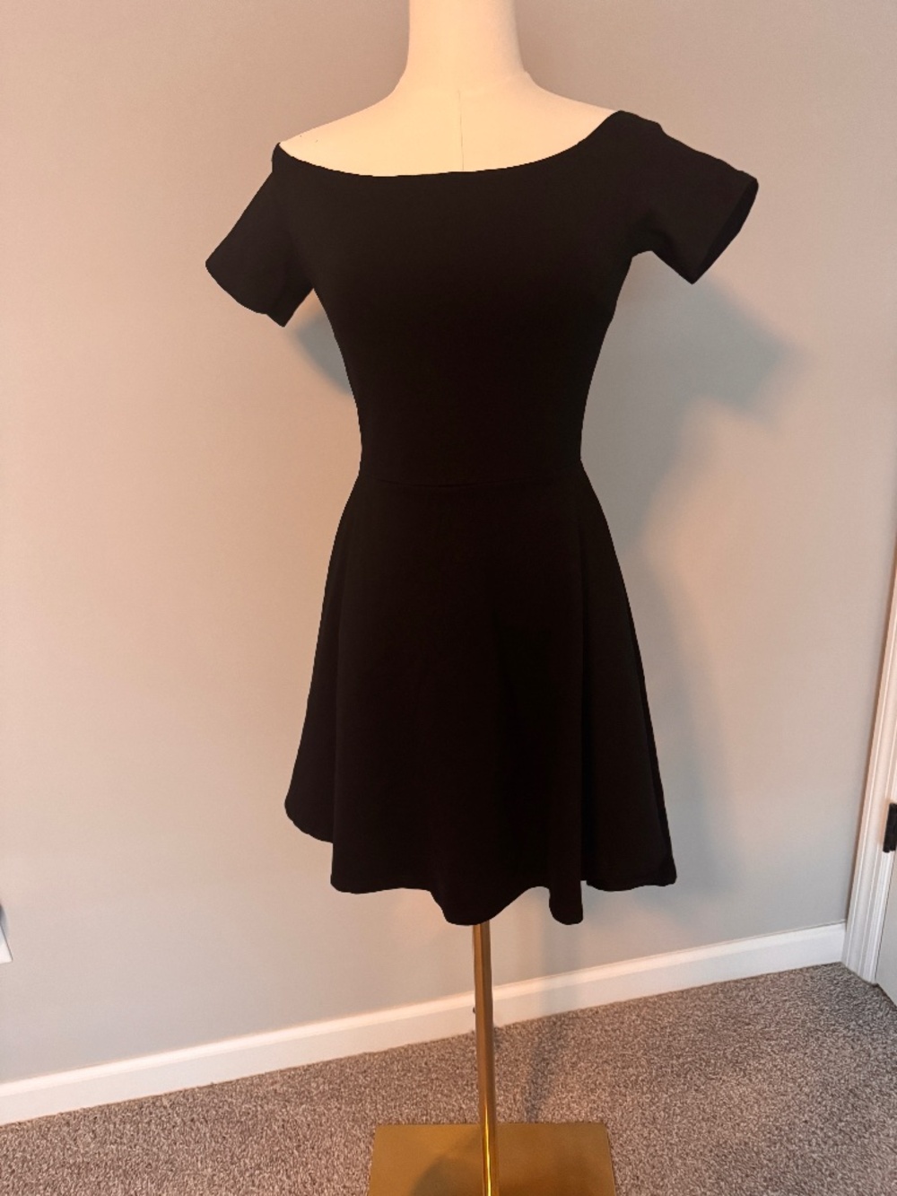 Sarin Mathews Black Off Shoulder Fit & Flare Skater Dress Small Classic and fla